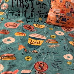 Gilmore Girls fan basket